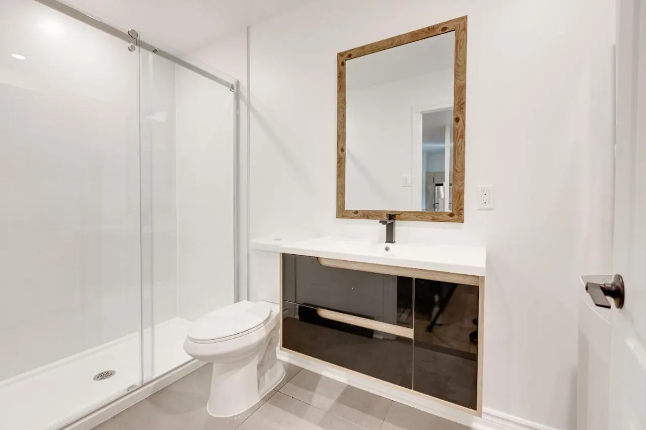 Stylish & Cozy Modern Apartment Montreal